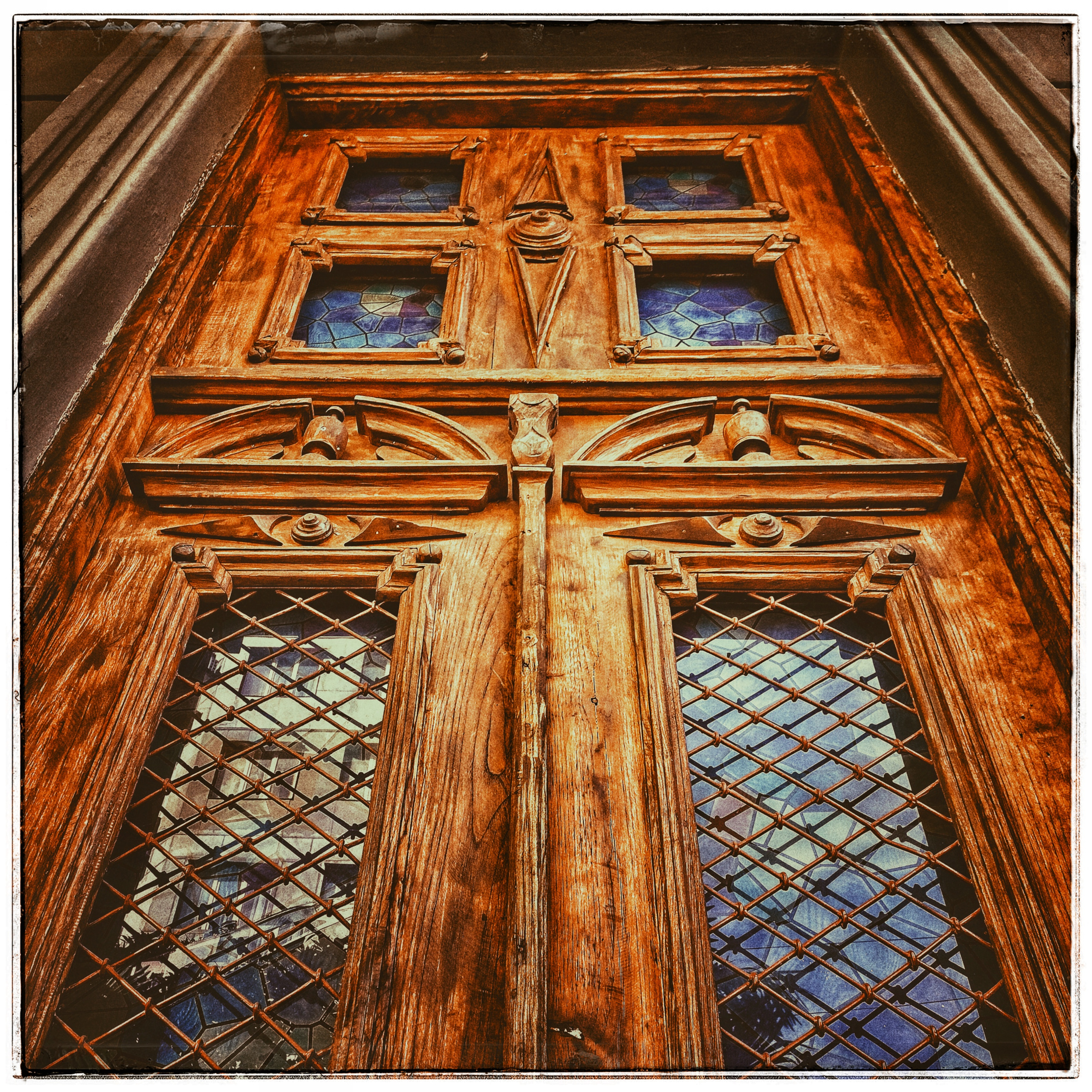 Door. Дверь.